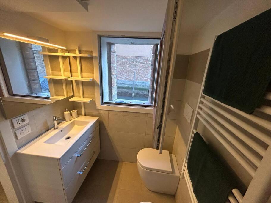 A Santa Croce Apartment *